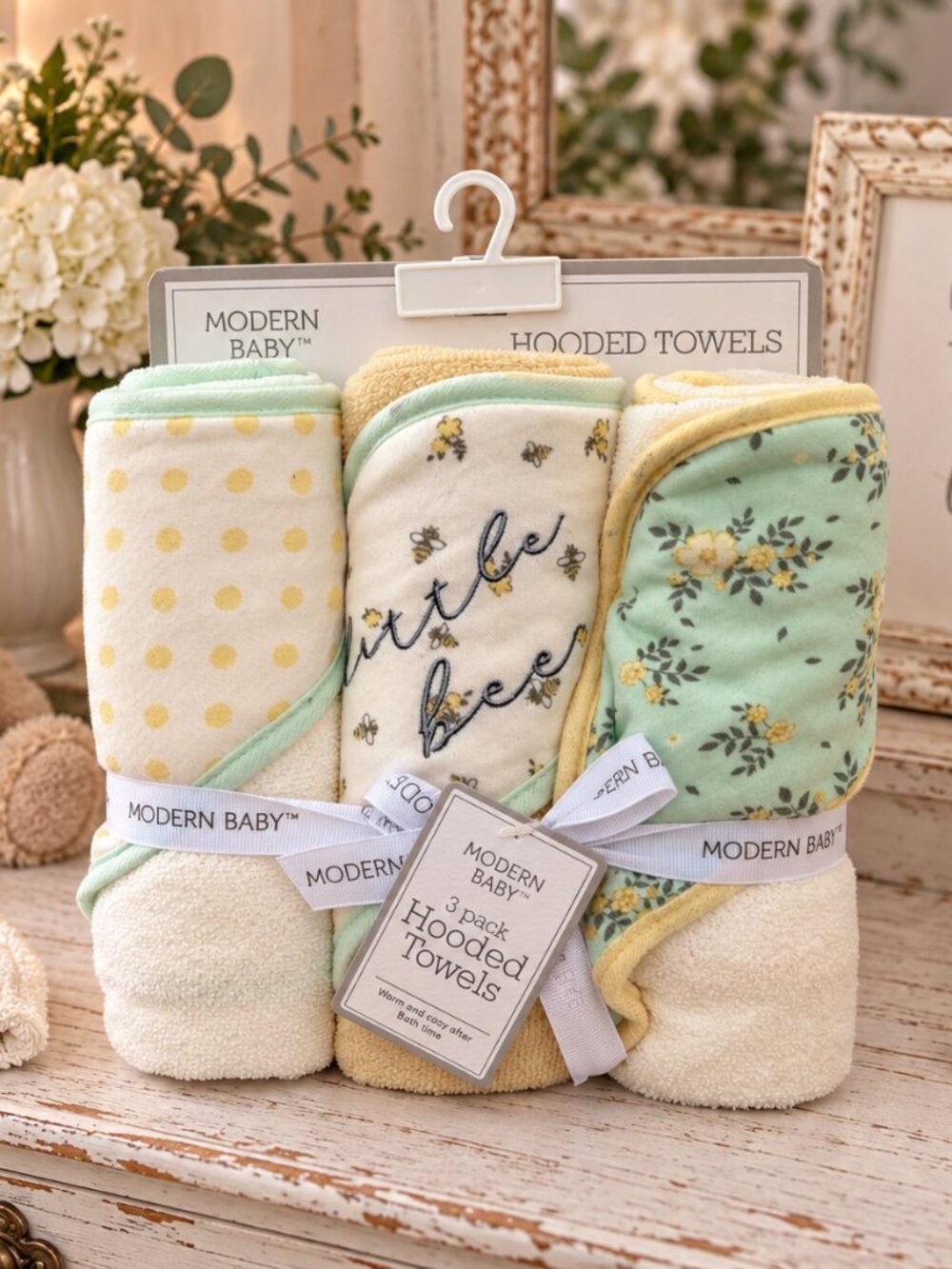 Modern Baby 3-Pack Hooded Towels Little Bee Floral 27โ x 30โ
